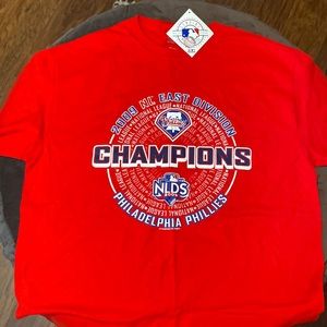 Phillies T shirt.